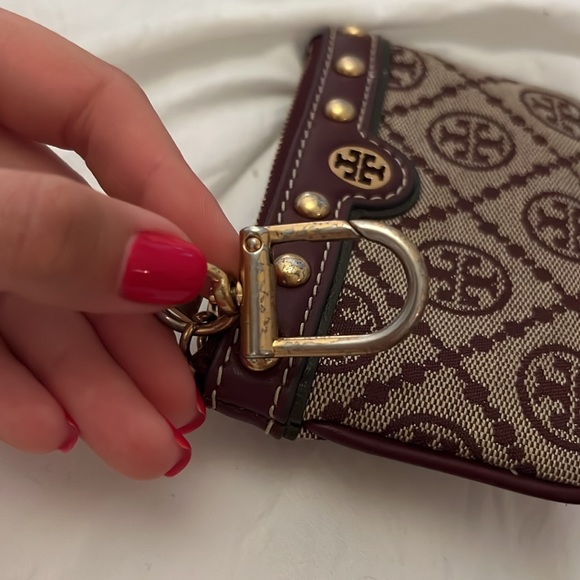 Tory Burch T Monogram Studded Card Case Key Fob - Picture 6 of 8